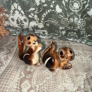 Vintage PALMAR Chipmunk Hand Painted Ceramic Salt & Pepper Shakers Made in Japan
